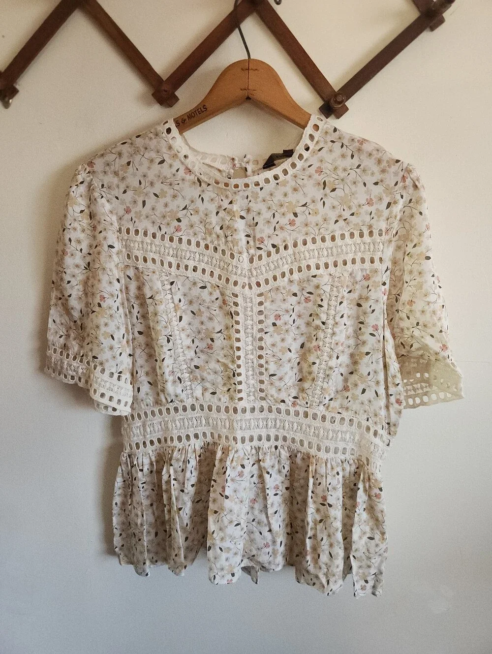 Ranna Gill Short Sleeve Blouse Floral Peplum Top Cream Modal Floral Small - Picture 1 of 12